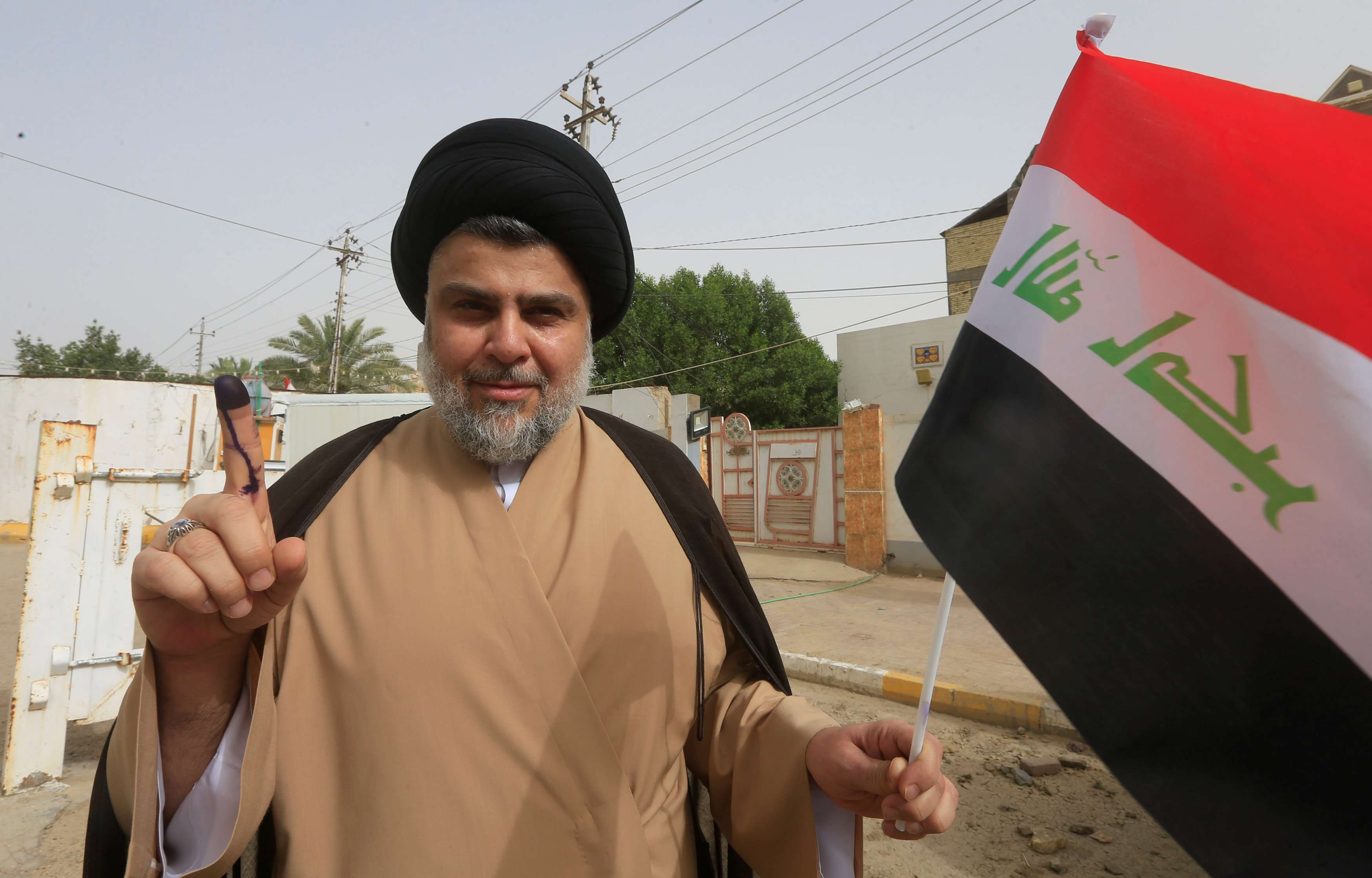 الصدر يحتفل بالفوز الانتخابي