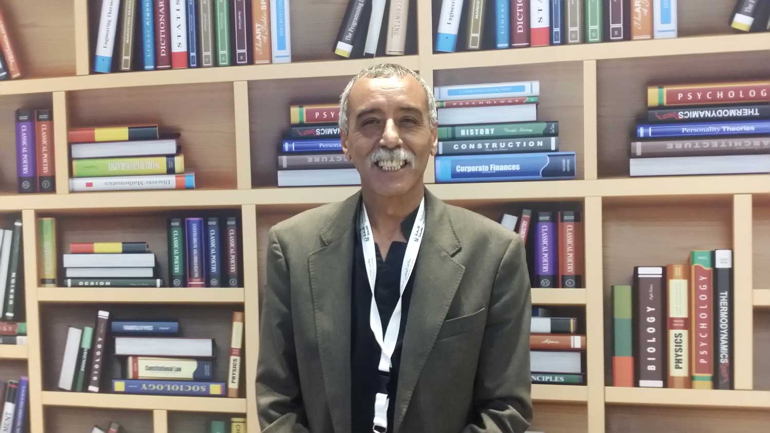 الانكباب على ترجمة مواضيع مختلفة