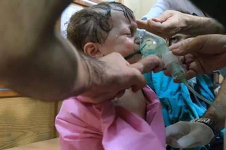 أعراض اختناق ظهرت في مناطق تعرضت لهجمات شنها النظام السوري