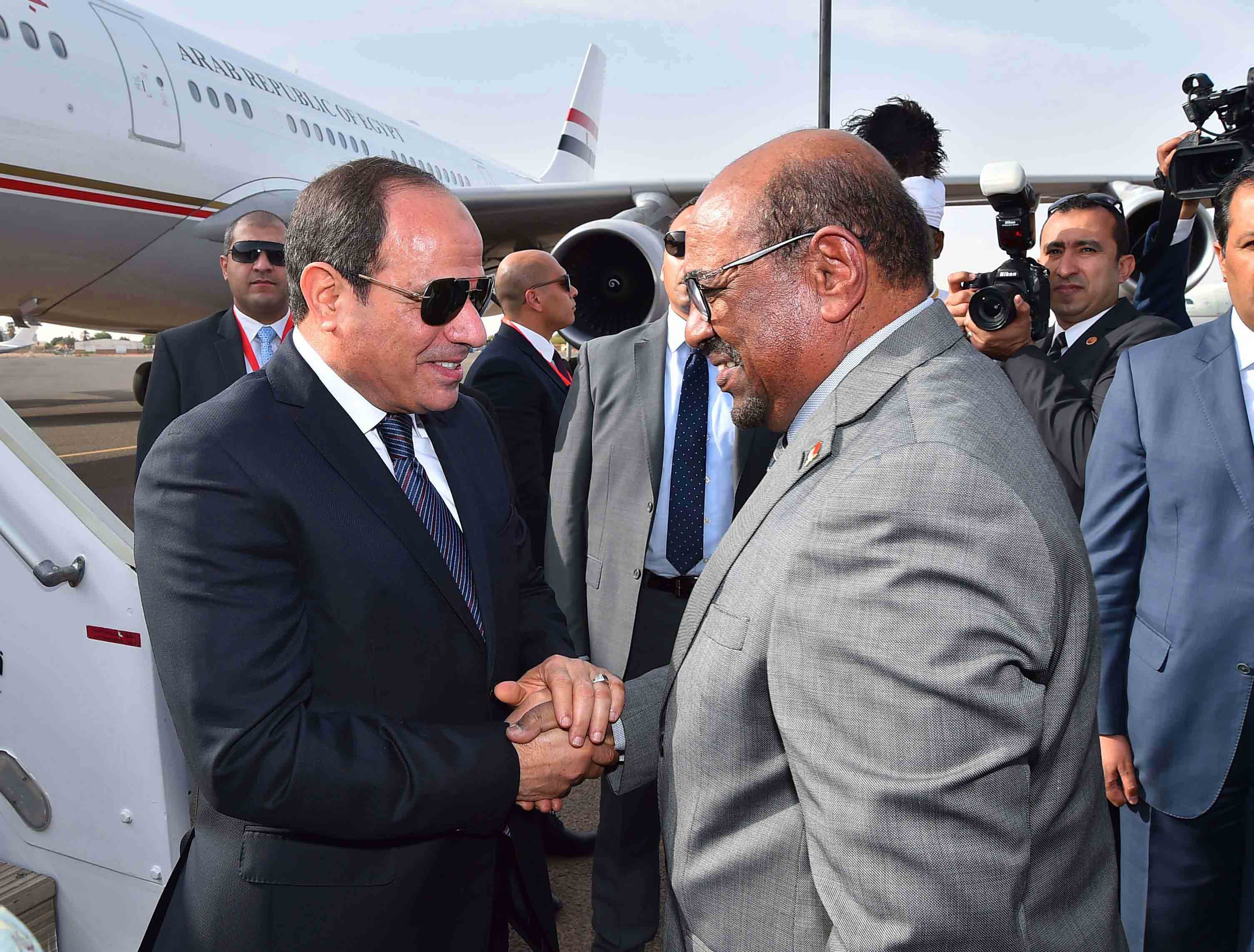 لقاء السيسي والبشير