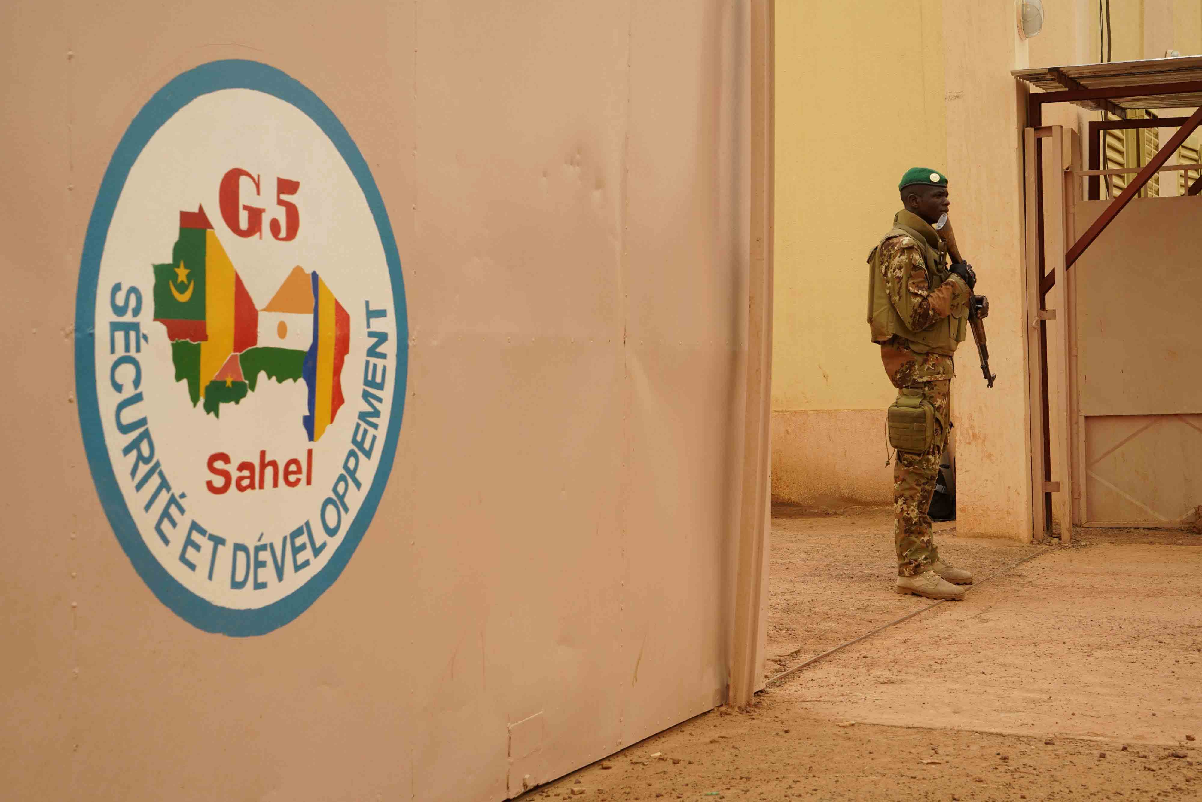 عزم على تكثيف الدعم العسكري والمالي
