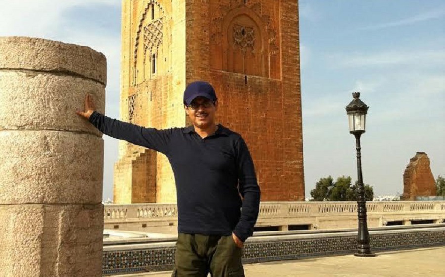 علي الجاسم يوثَّق بالريشة والقلم 70 مسجداً في العالم