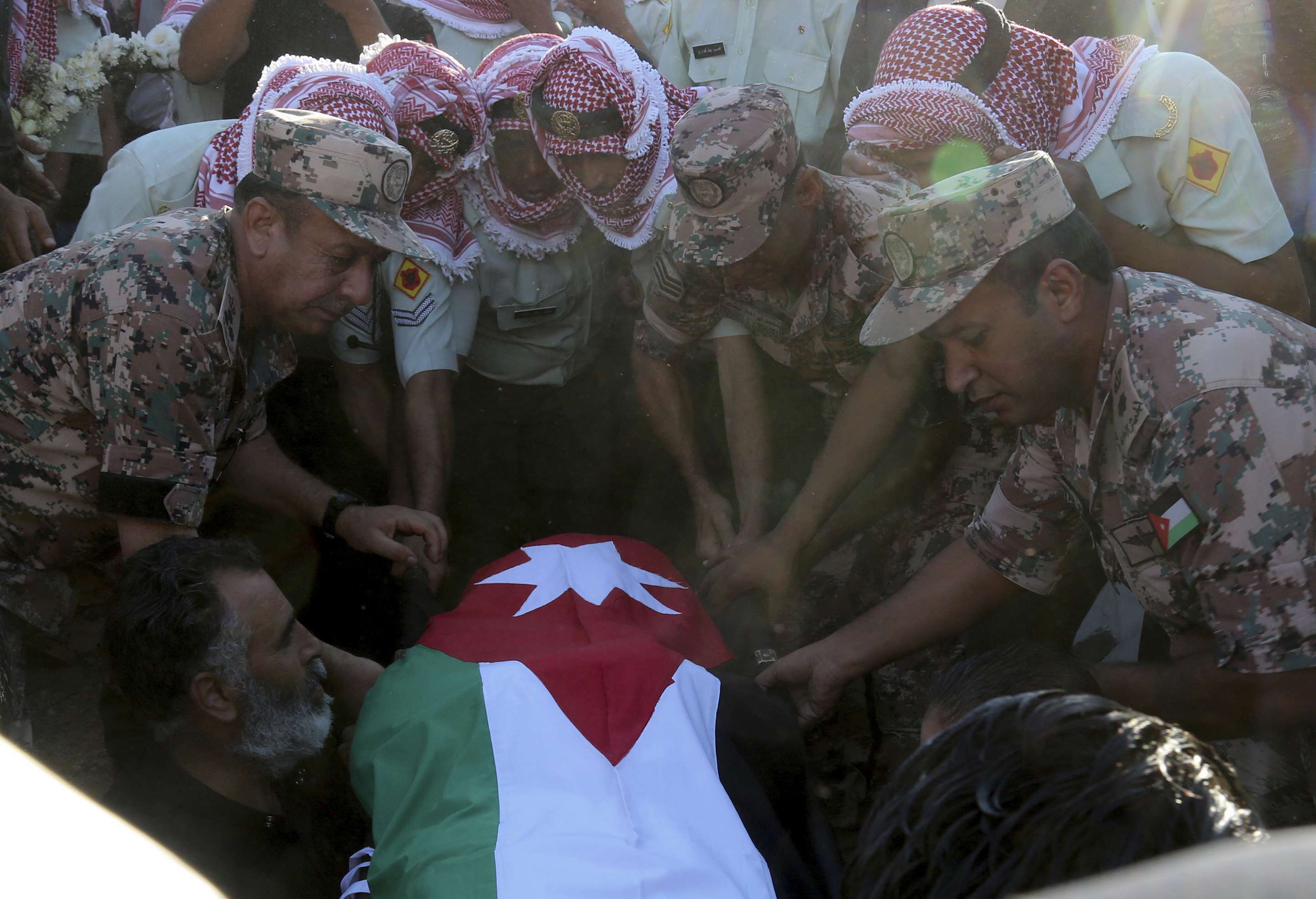 لا تردد في مكافحة الارهاب