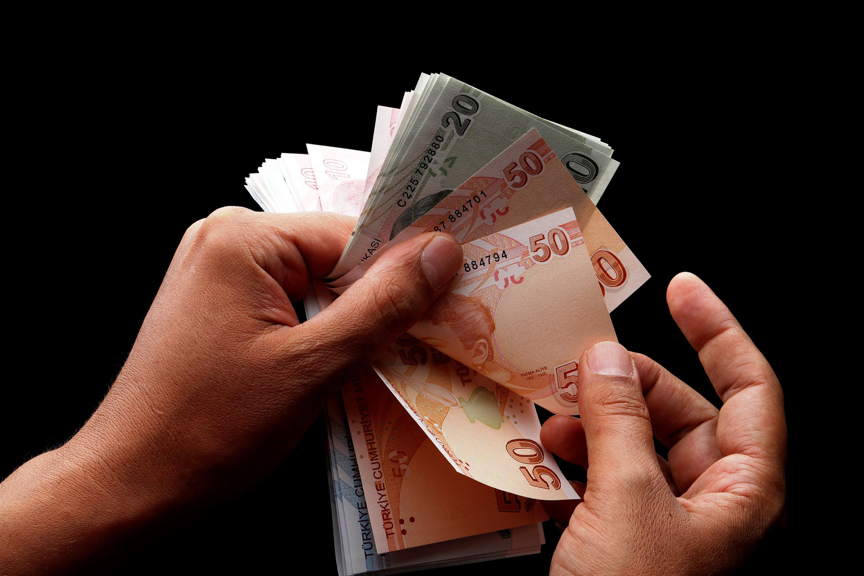 الليرة التركية في أسوأ وضع