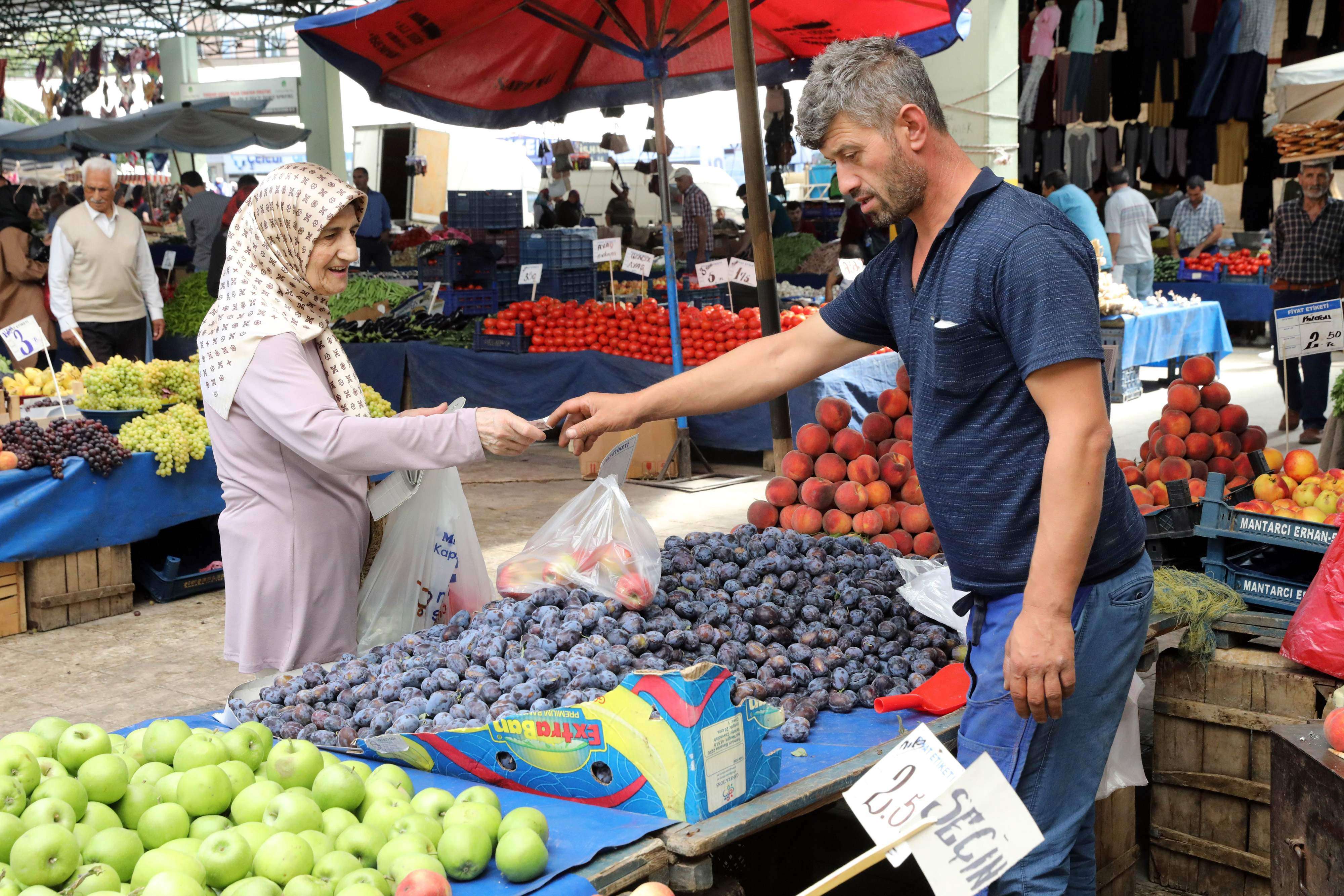 بائع غلال في تركيا