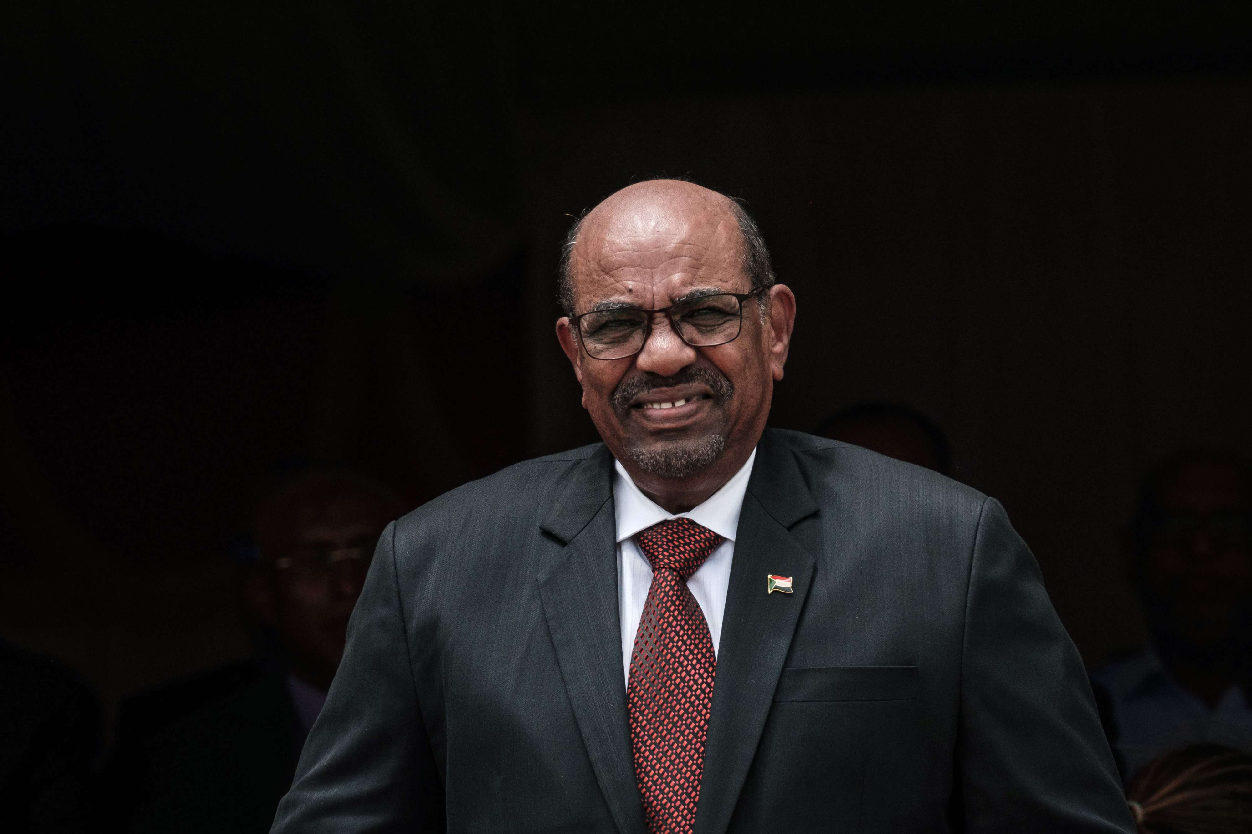 البشير: تطلعات الشعب تفرض تحديات كبيرة على الحكومة
