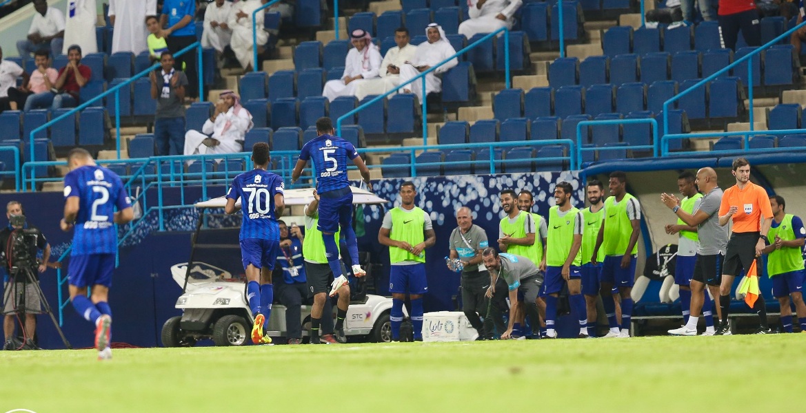 لاعبو الهلال يحتفلون بالتسجيل