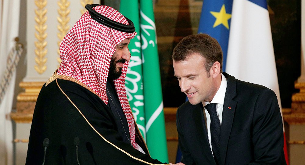 ولي العهد السعودي الأمير محمد بن سلمان في لقاء سابق مع الرئيس الفرنسي امانويل ماكرون