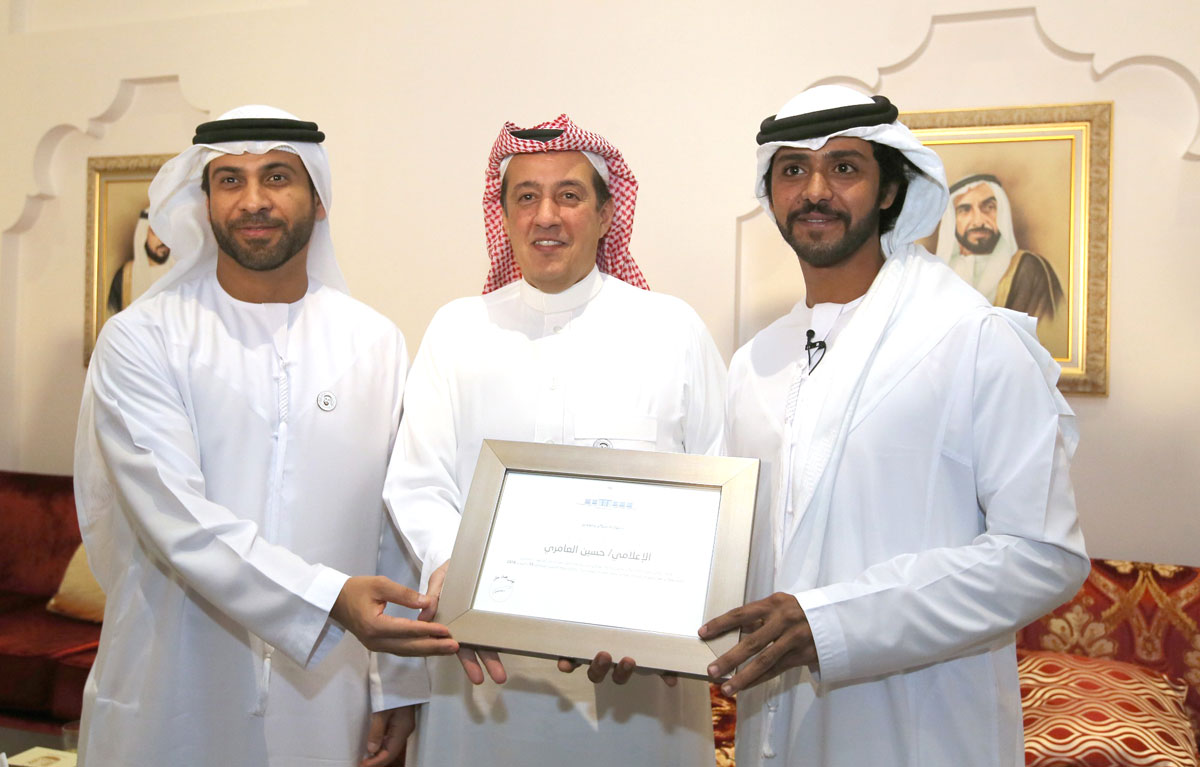 الإعلام الرسمي هو المؤطر والصانع