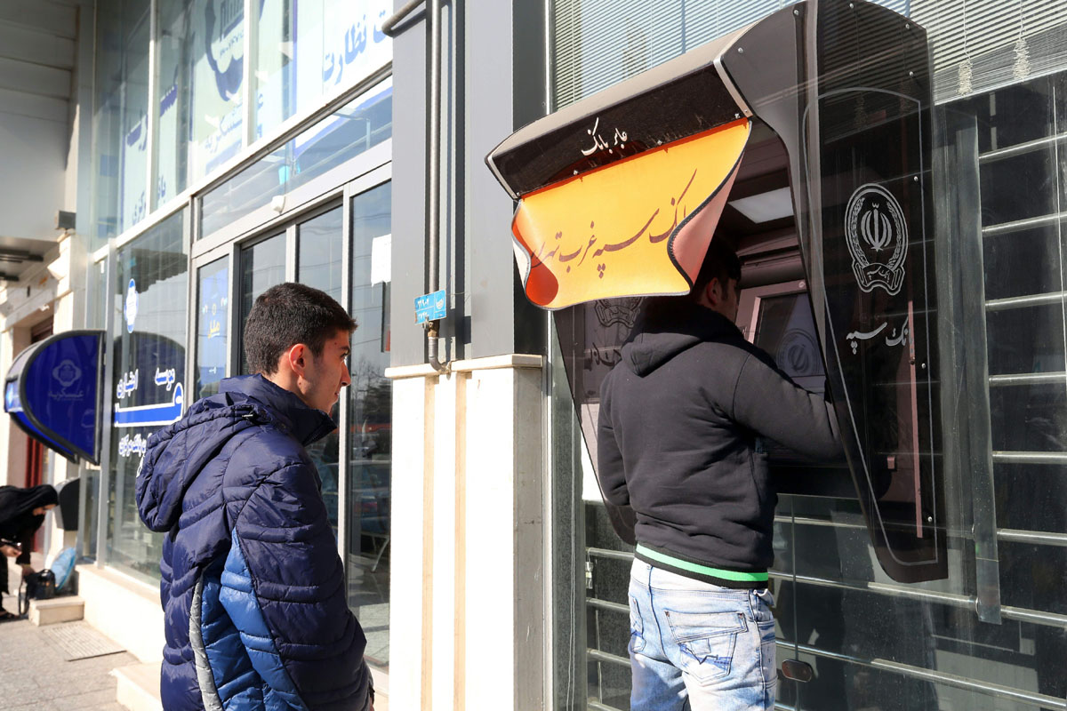 العقوبات الأميركية المرتقبة تستهدف البنوك والنفط