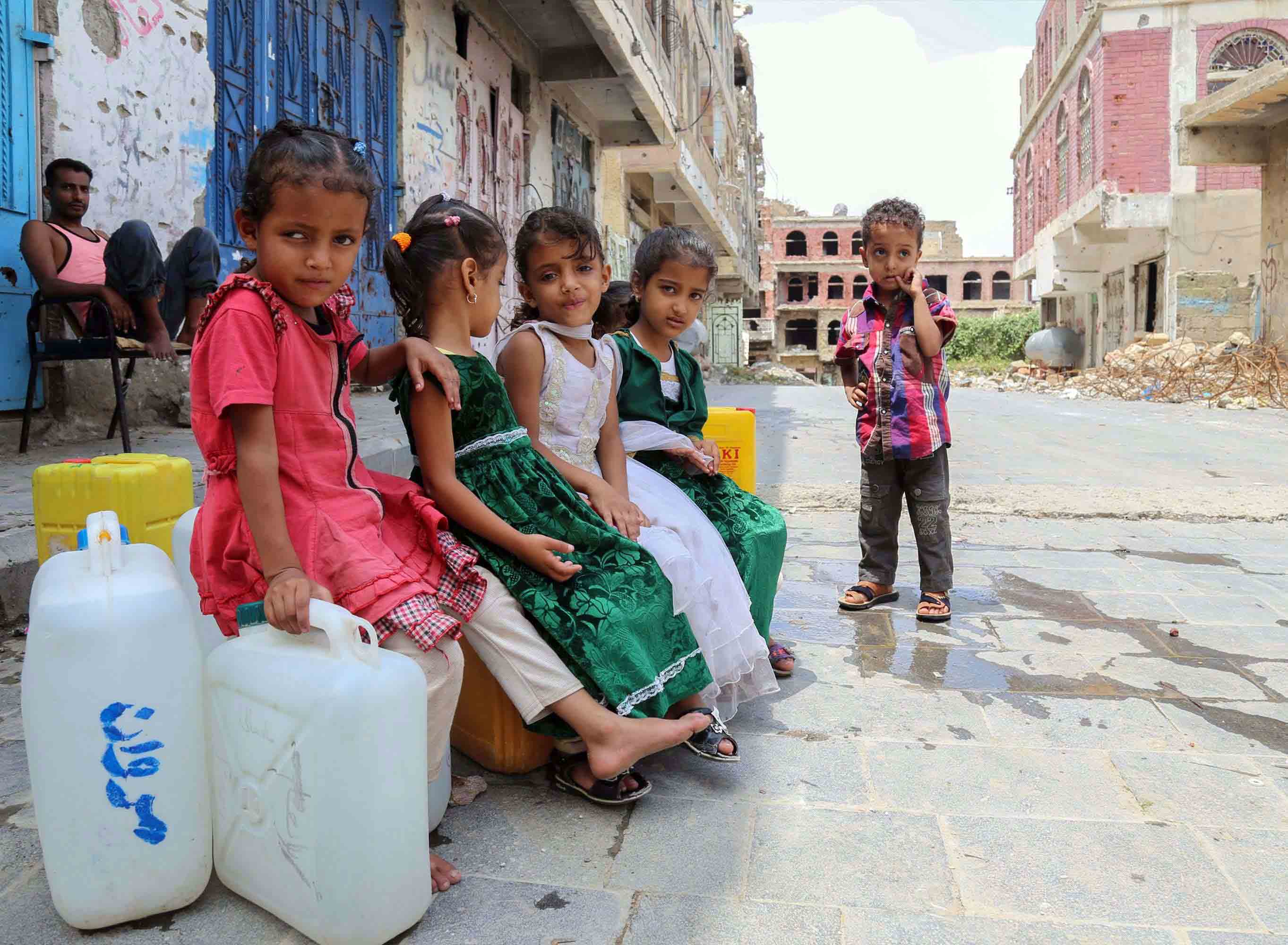 الاستيلاء على طعام الجائعين
