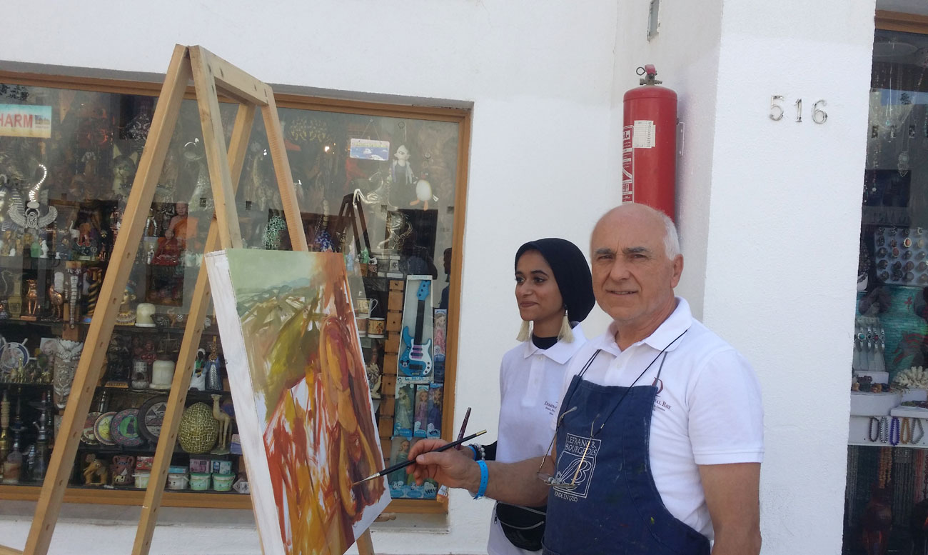 المنتجع مفتوح على الخليج