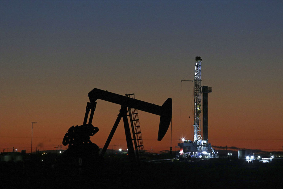 The US has surpassed Russia and Saudi Arabia as the world's biggest oil producer