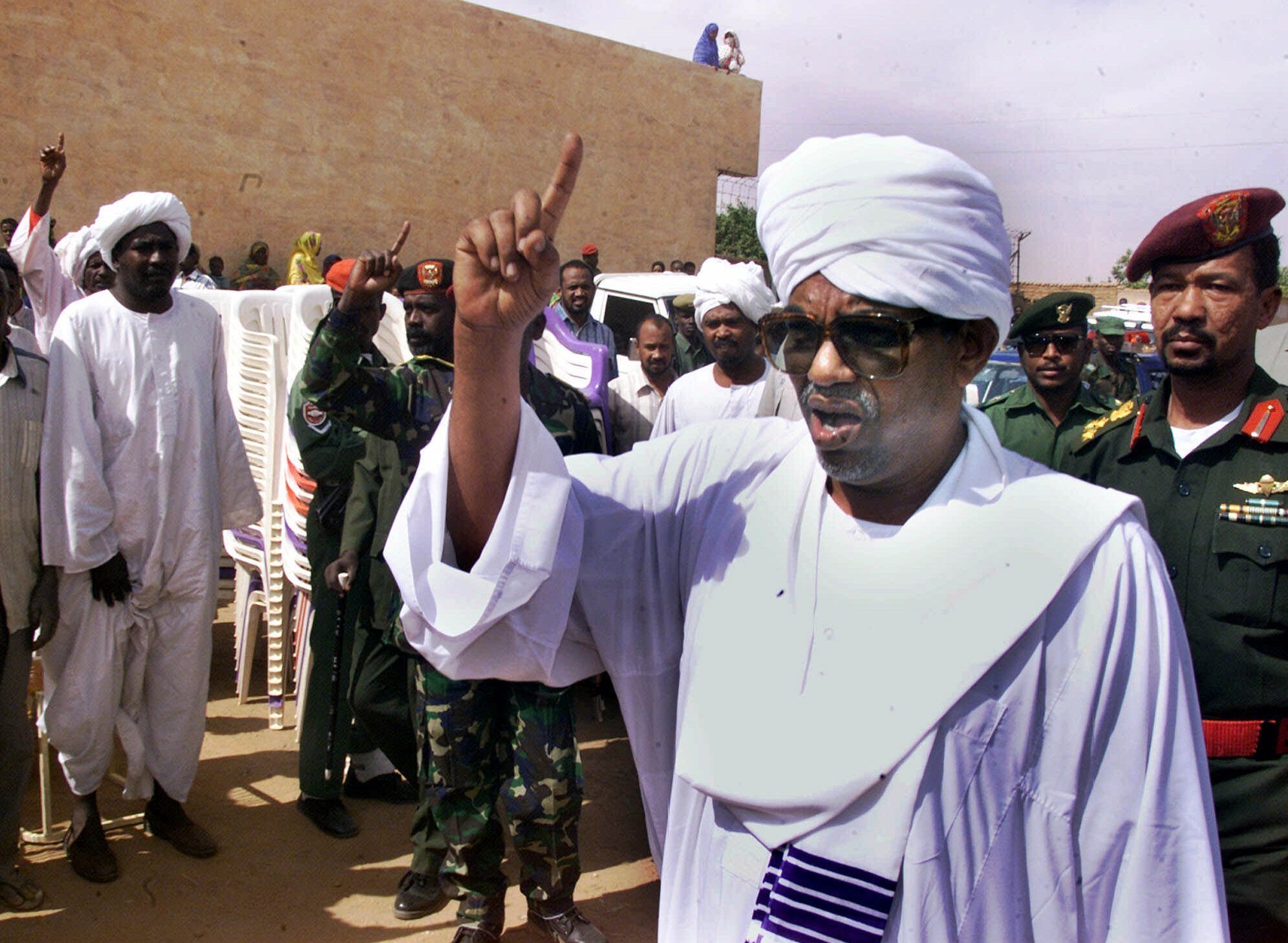 الرئيس السوداني عمر البشير يواجه وضعا هو الأوسوأ منذ توليه السلطة