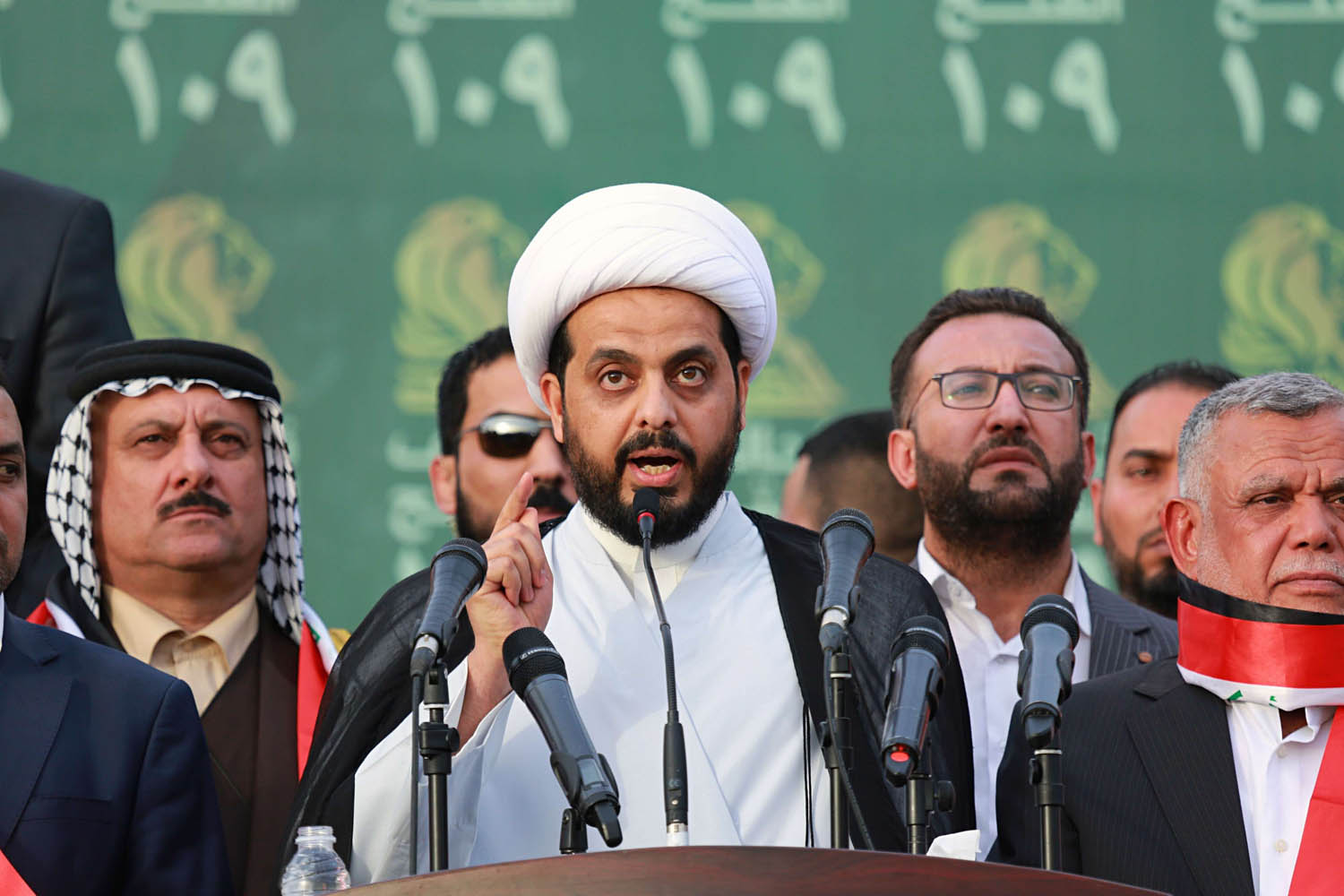 زعماء من الحشد الشعبي العراقي في تجمع انتخابي