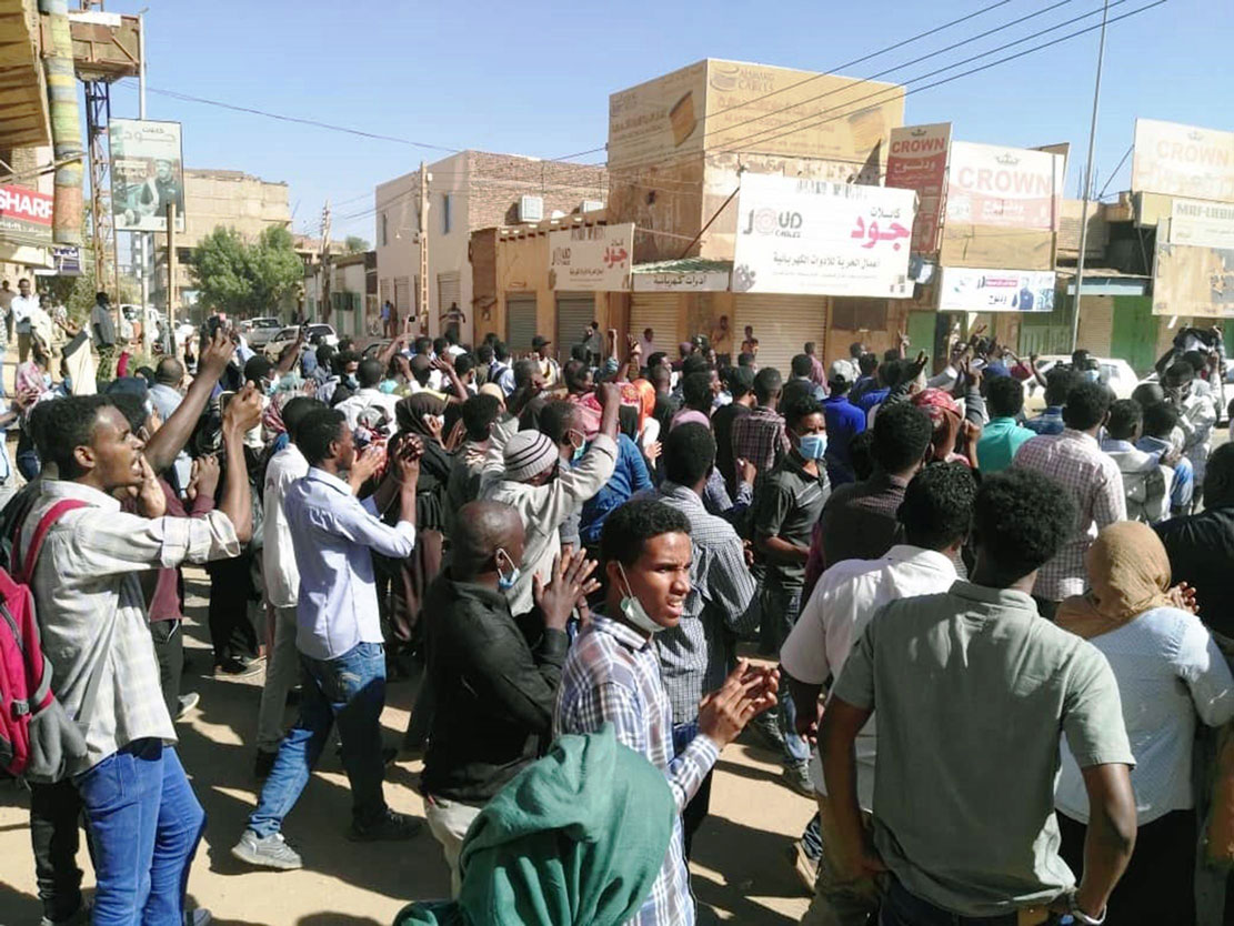 تجدد المظاهرات في عدد من المدن السودانية يضيق الخناق على البشير