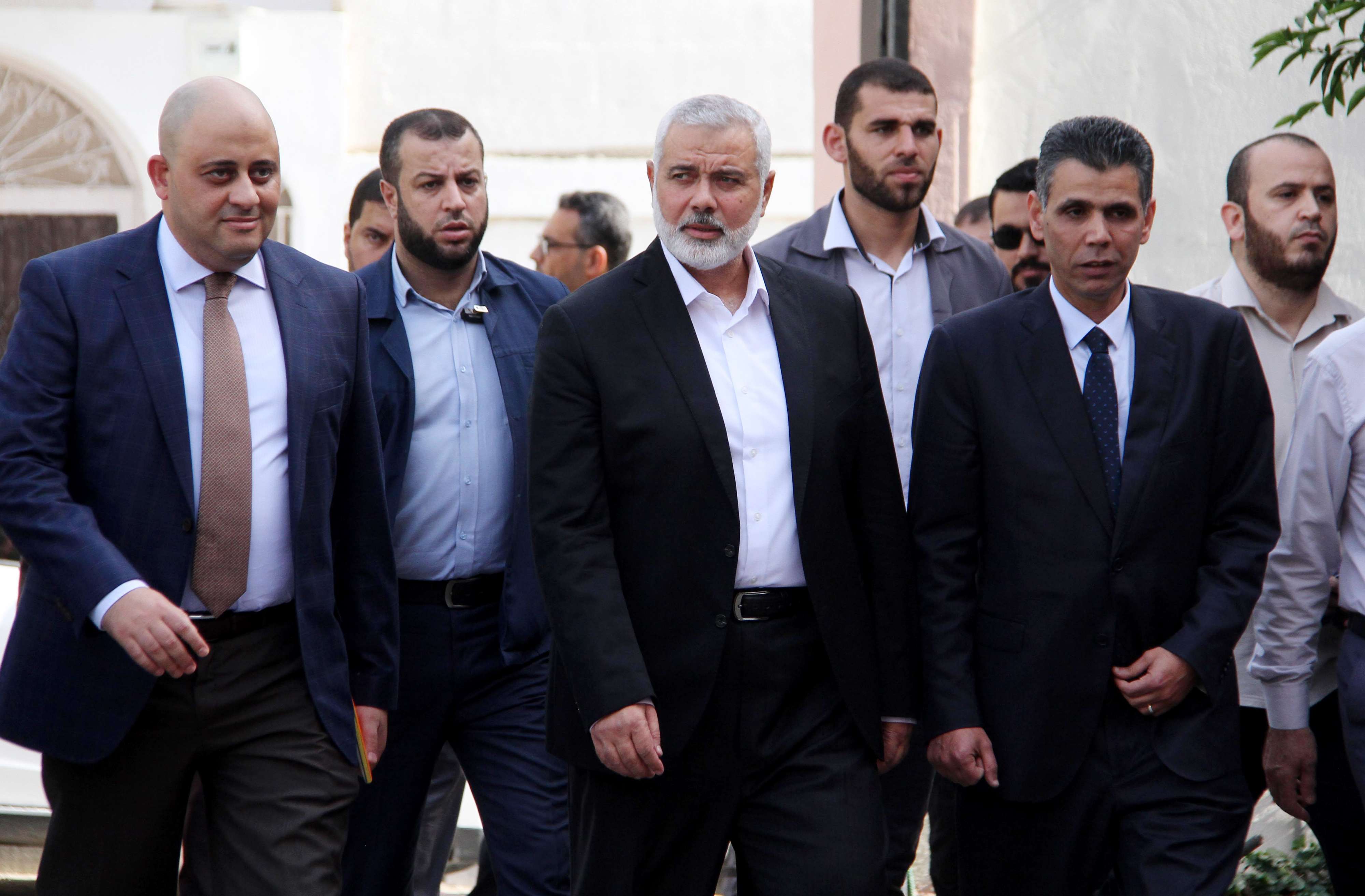 اللواء احمد عبدالخالق يلتقي مختلف الفصائل الفلسطينية في غزة
