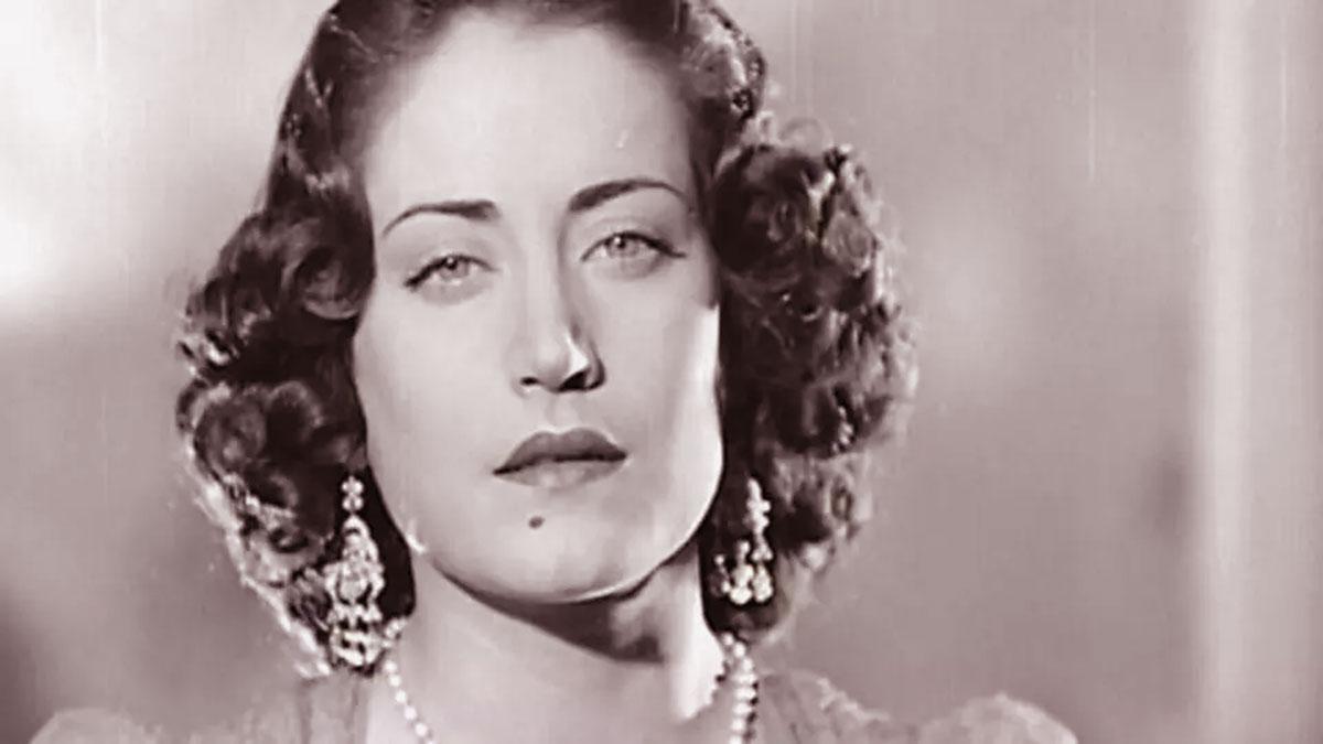 المطربة السورية أسمهان (الصورة من صفحة عامة باسم اسمهان على فيسبوك)