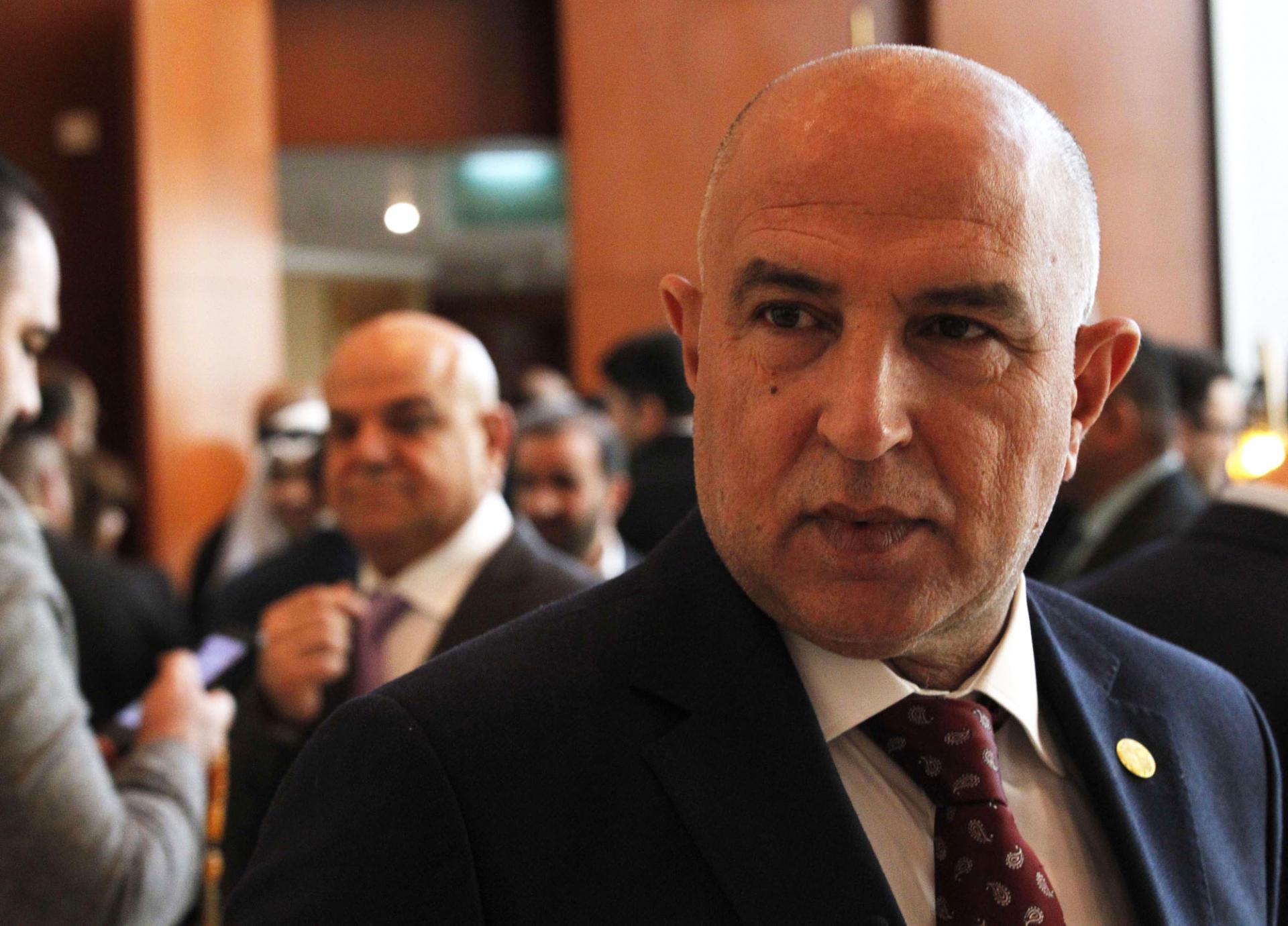 تقرير البرلمان: نوفل العاكوب أنشأ طريقين لتهريب مشتقات النفط