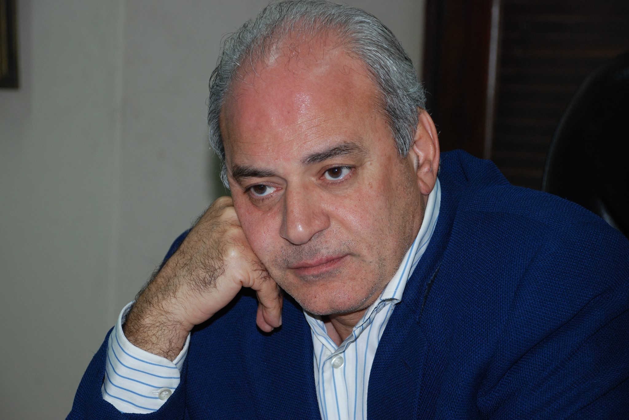 الناقد سمير غريب (الصورة من صفحته الرسمية على فيسبوك)