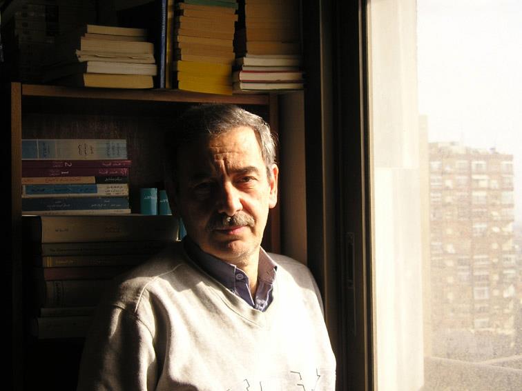 الروائي السوري فواز حداد (الصورة من صفجة الكاتب الرسمية على فيسبوك)
