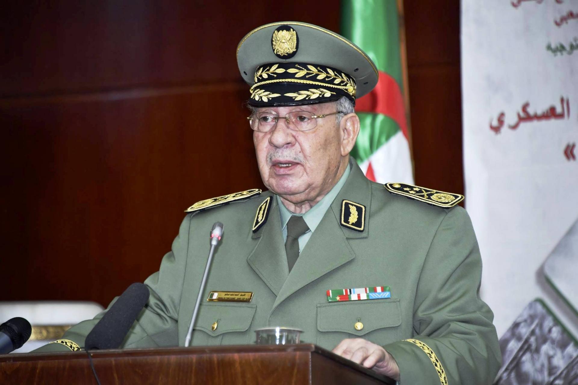 قائد الجيش الجزائري الفريق قايد صالح