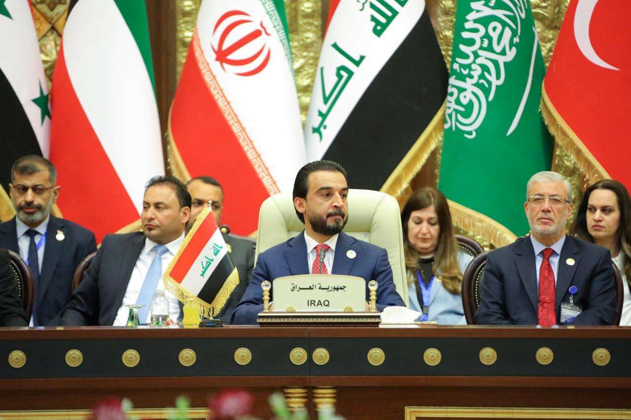 القمة لم تتجاوز ثلاث ساعات