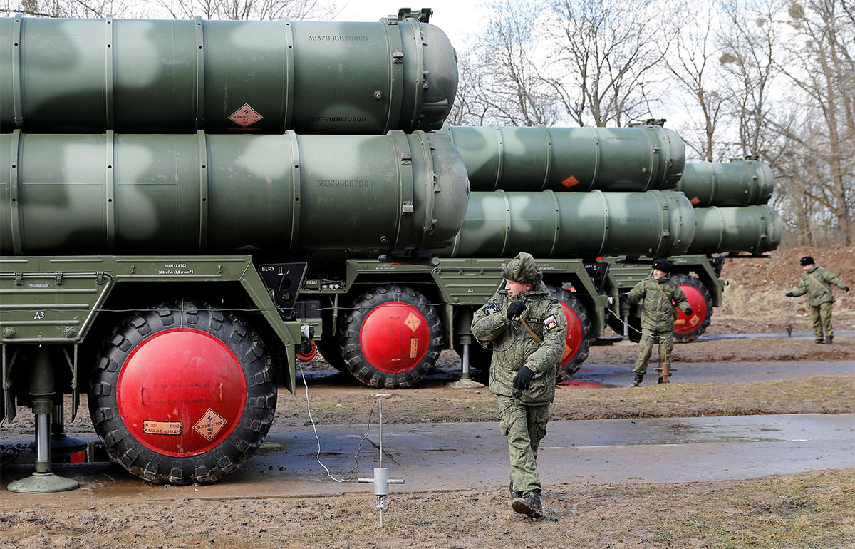 US senators warned Turkey that it risked tough sanctions if it pursued plans to buy the S-400s