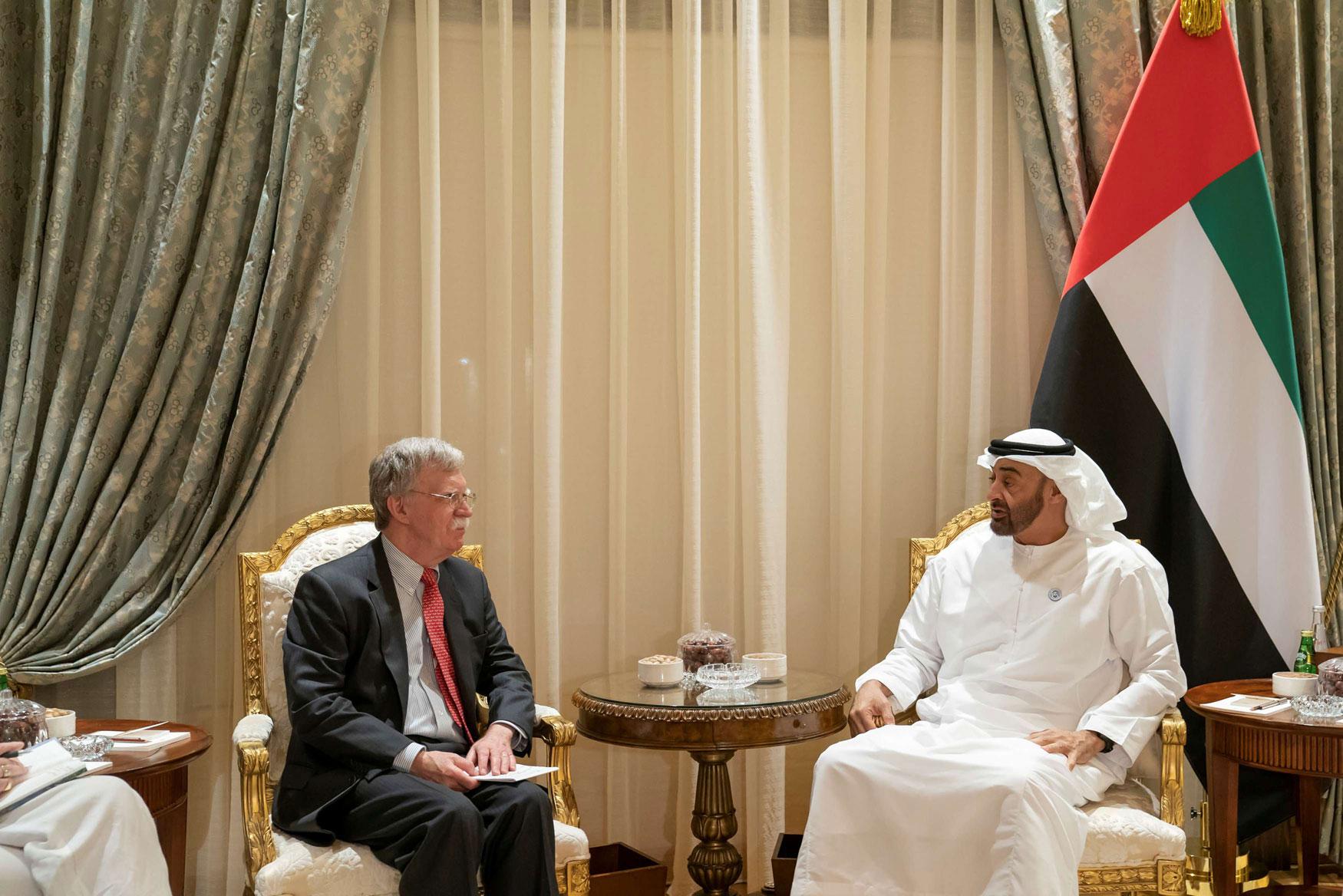 مستشار الأمن القومي الأميركي جون بولتون يلتقي ولي عهد أبوظبي الشيخ محمد بن زايد آل نهيان 
