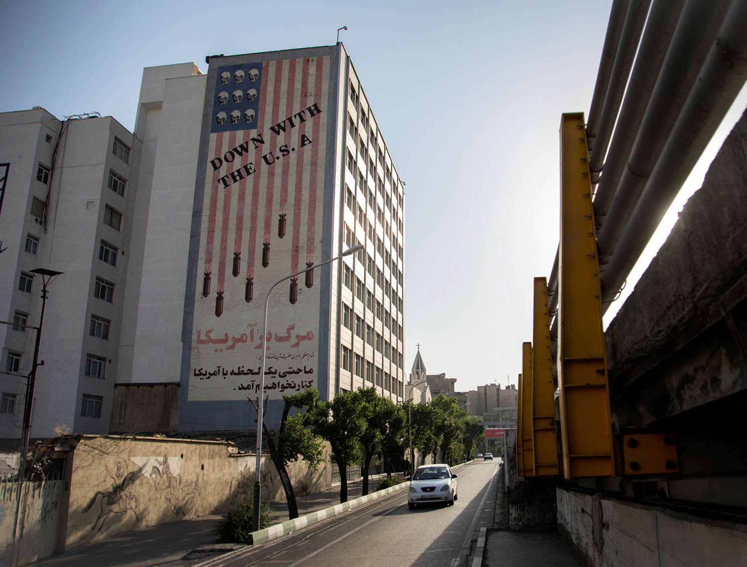 جدارية في طهران