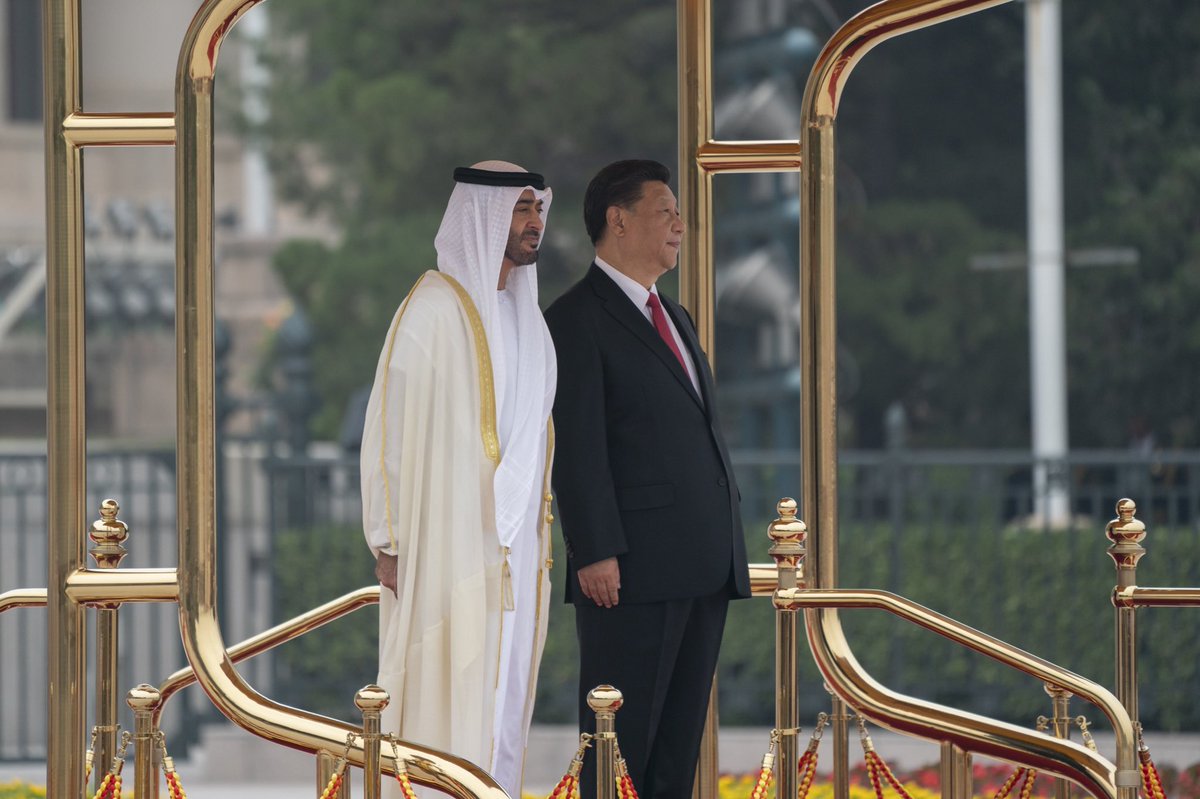 ولي عهد ابوظبي الشيخ محمد بن زايد ال نهيان والرئيس الصيني شي جين بينغ 