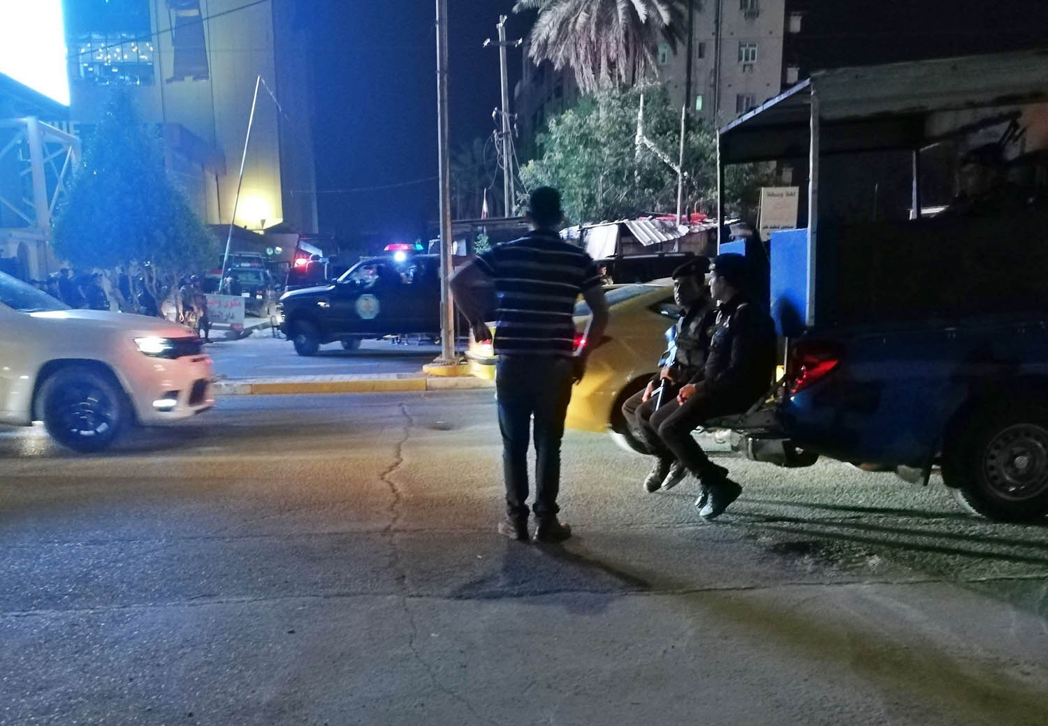 قوات أمن عراقية بالقرب من السفارة البحرينية في بغداد
