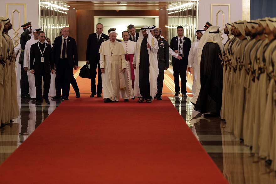 البابا في الامارات