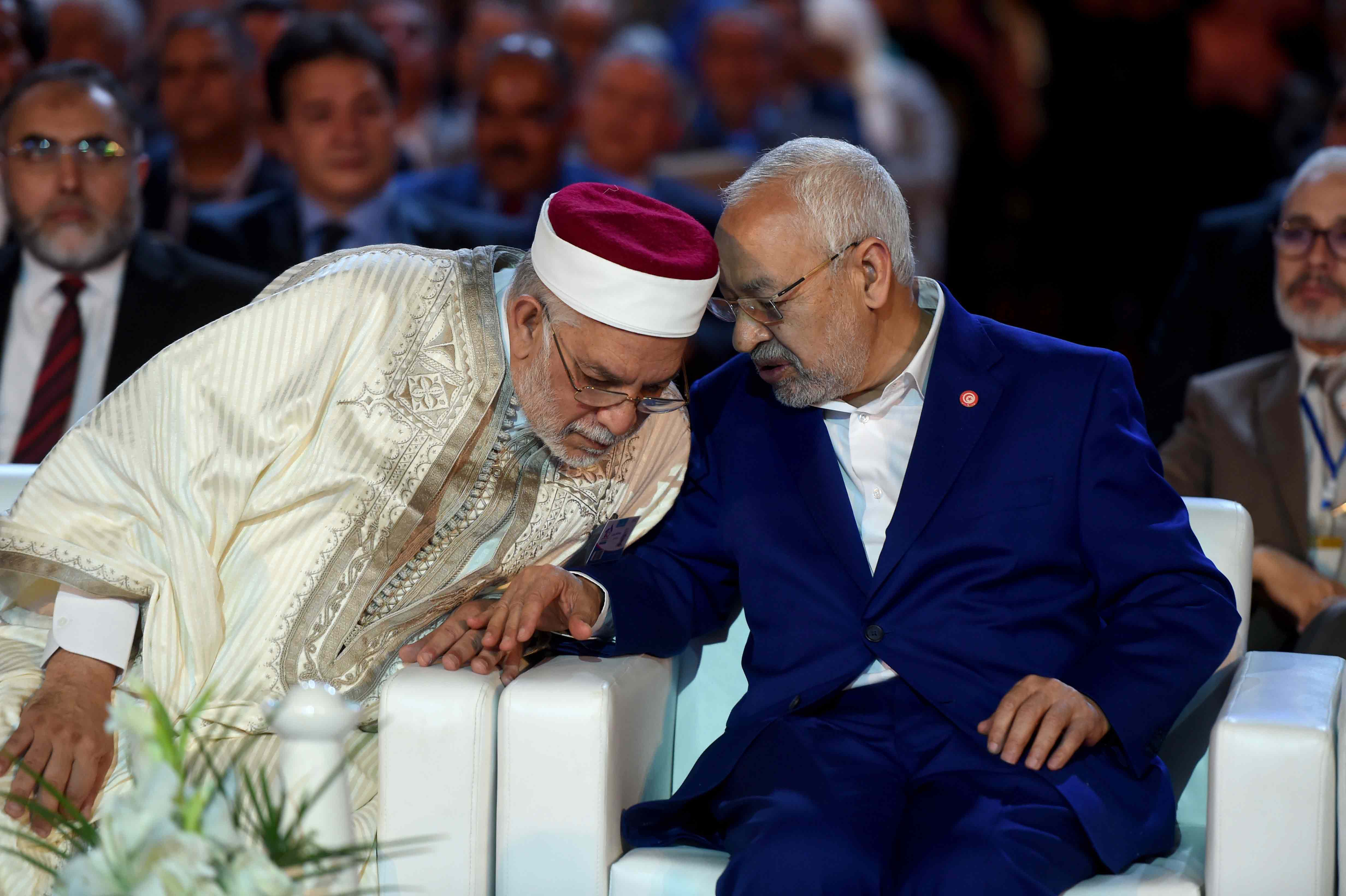 ستبقى في الواجهة إلى حين