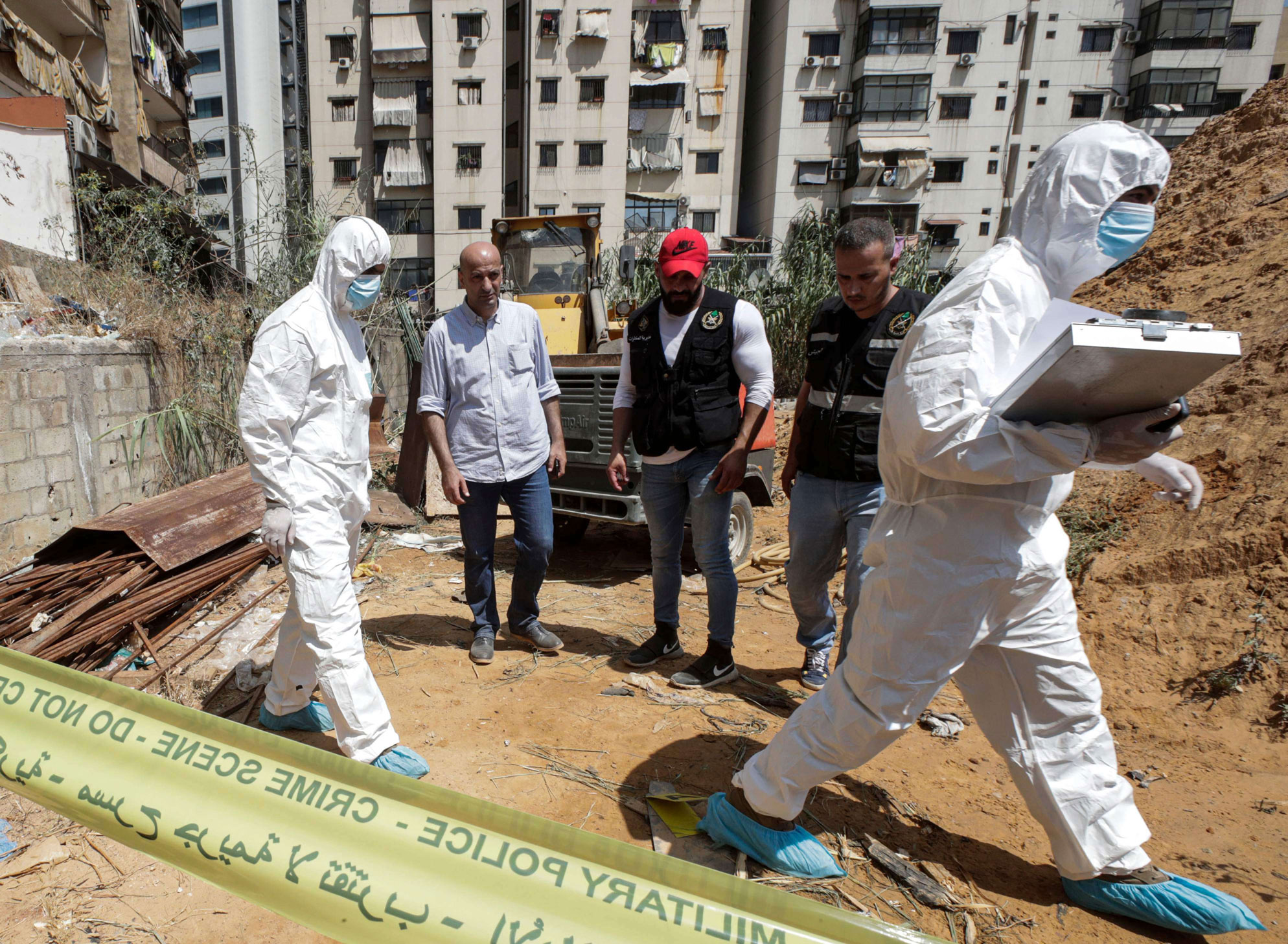 لبنان يتحرى في سقوط طائرة اسرائيلية مسيرة في الضاحية الجنوبية وتدمير أخرى مفخخة
