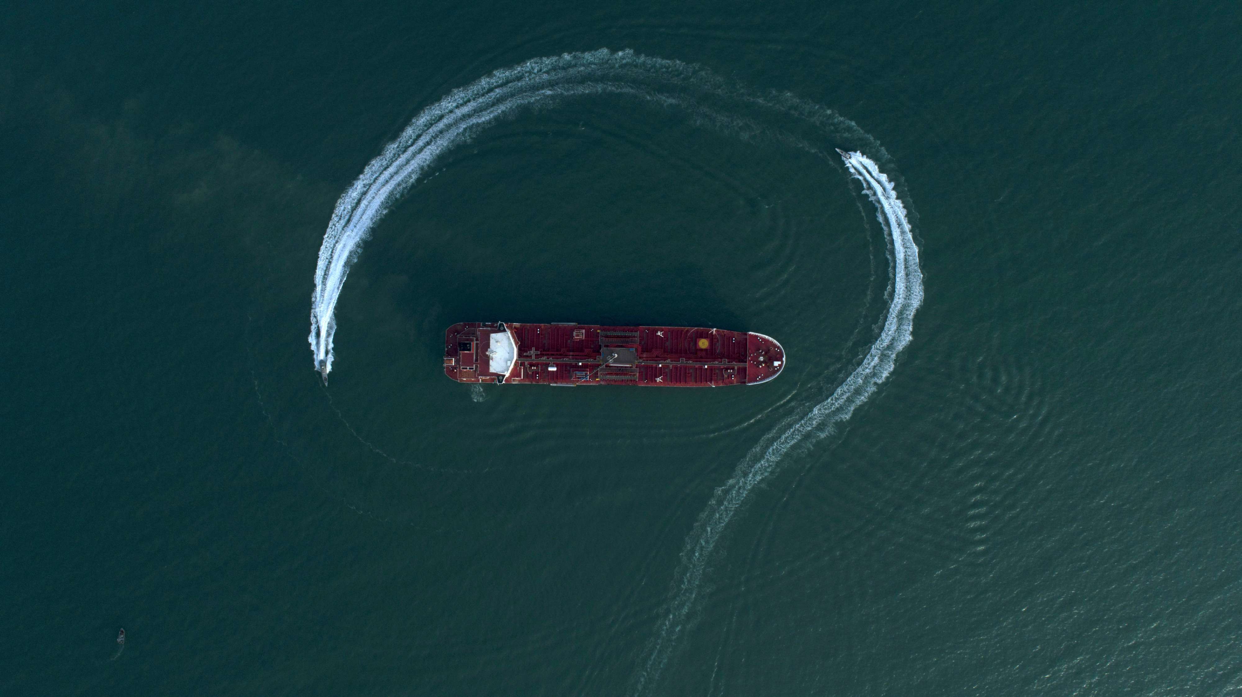 Guards boats were patrolling the Gulf to control traffic and detect illicit trade