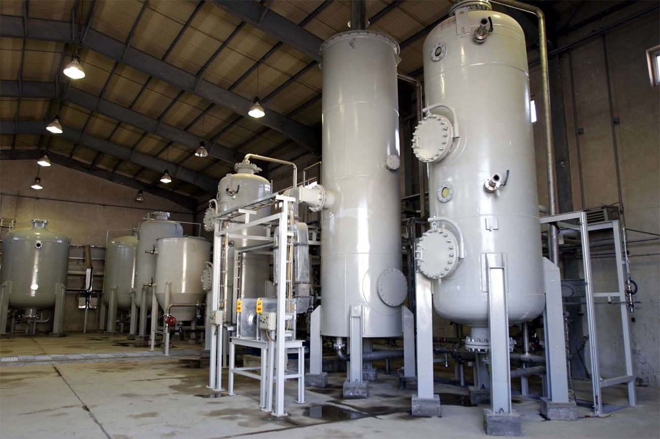 The interior of the Arak heavy water production facility in Arak