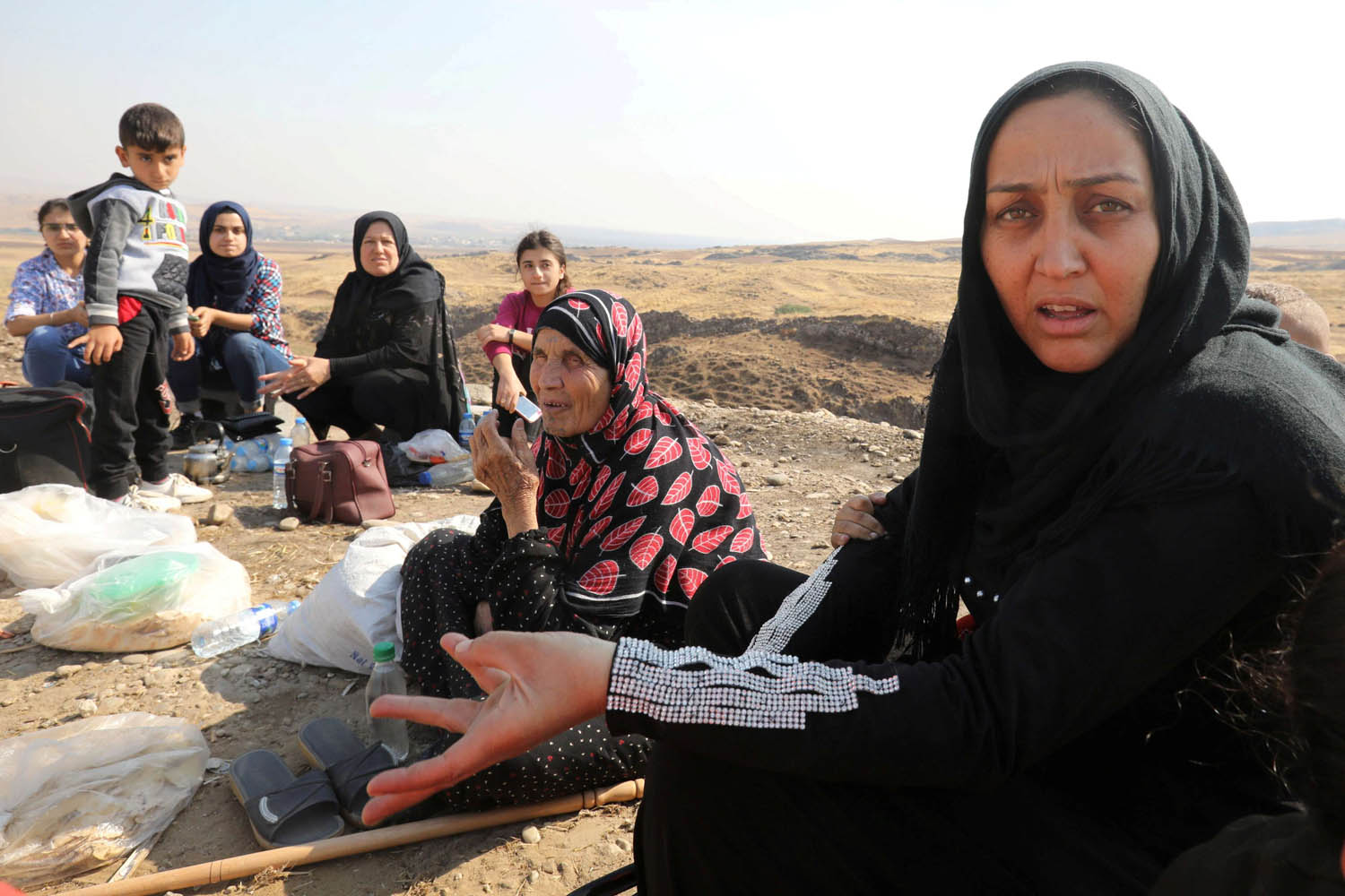 أكراد عالقون على الحدود بين سوريا والعراق بسبب العملية التركية