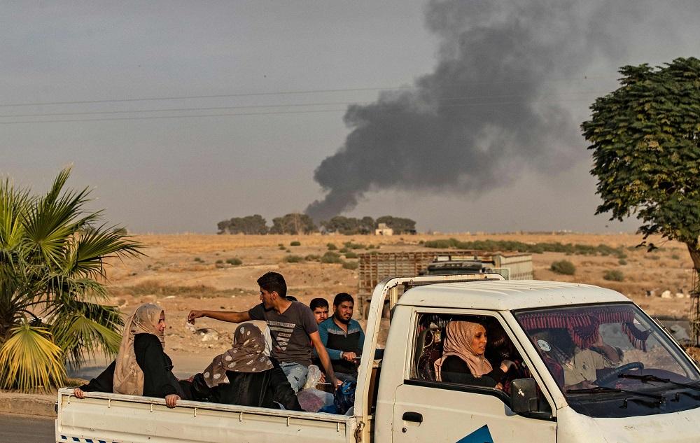 300 الف شخص يفرون من مناطق النزاع شمال سوريا