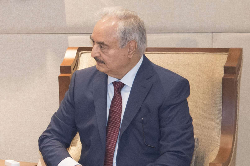 حفتر بحث مع رئيس الحكومة الايطالية تطورات الوضع في ليبيا