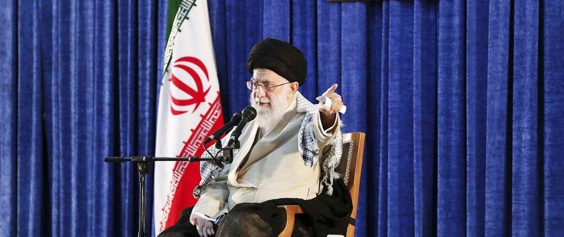 خامنئي هدد واشنطن باستهداف مصالحها في الخارج