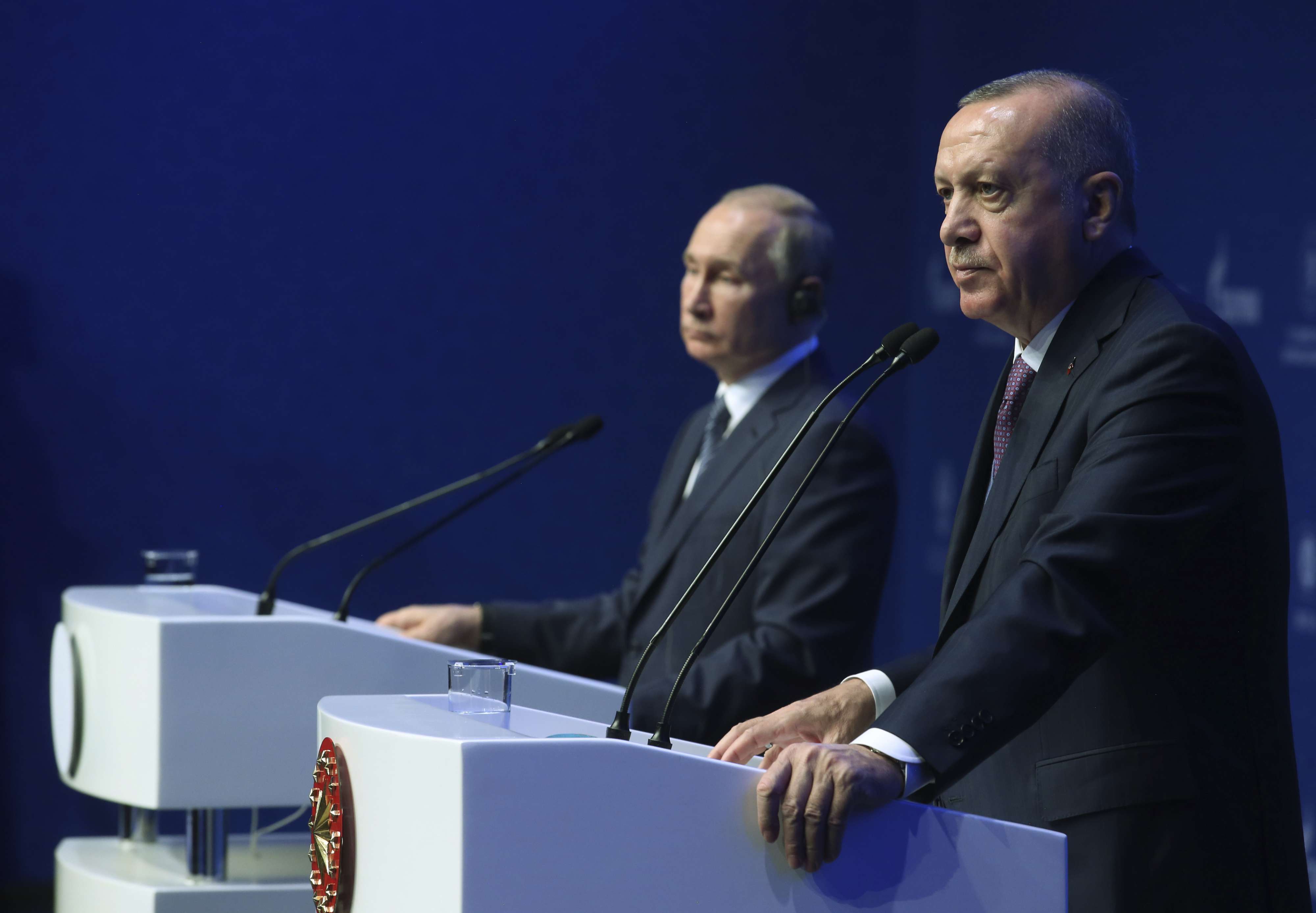 الرئيس التركي رجب طيب اردوغان ونظيره الروسي فلاديمير بوتين