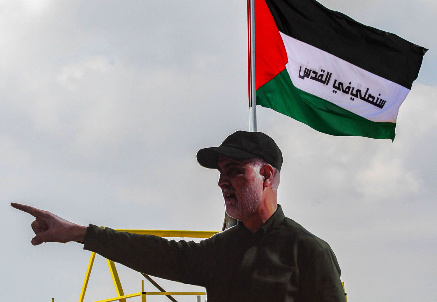 مجسم لقاسم سليماني بالقرب من الحدود اللبنانية الاسرائيلية