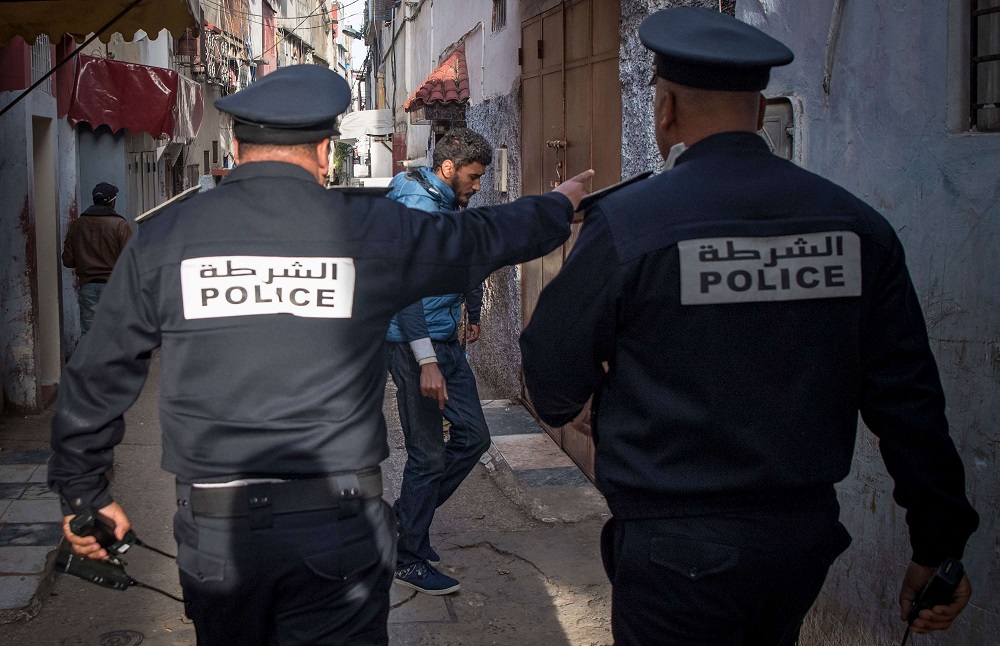 الشرطة في المغرب تفرض على المواطنين العودة الى منازلهم