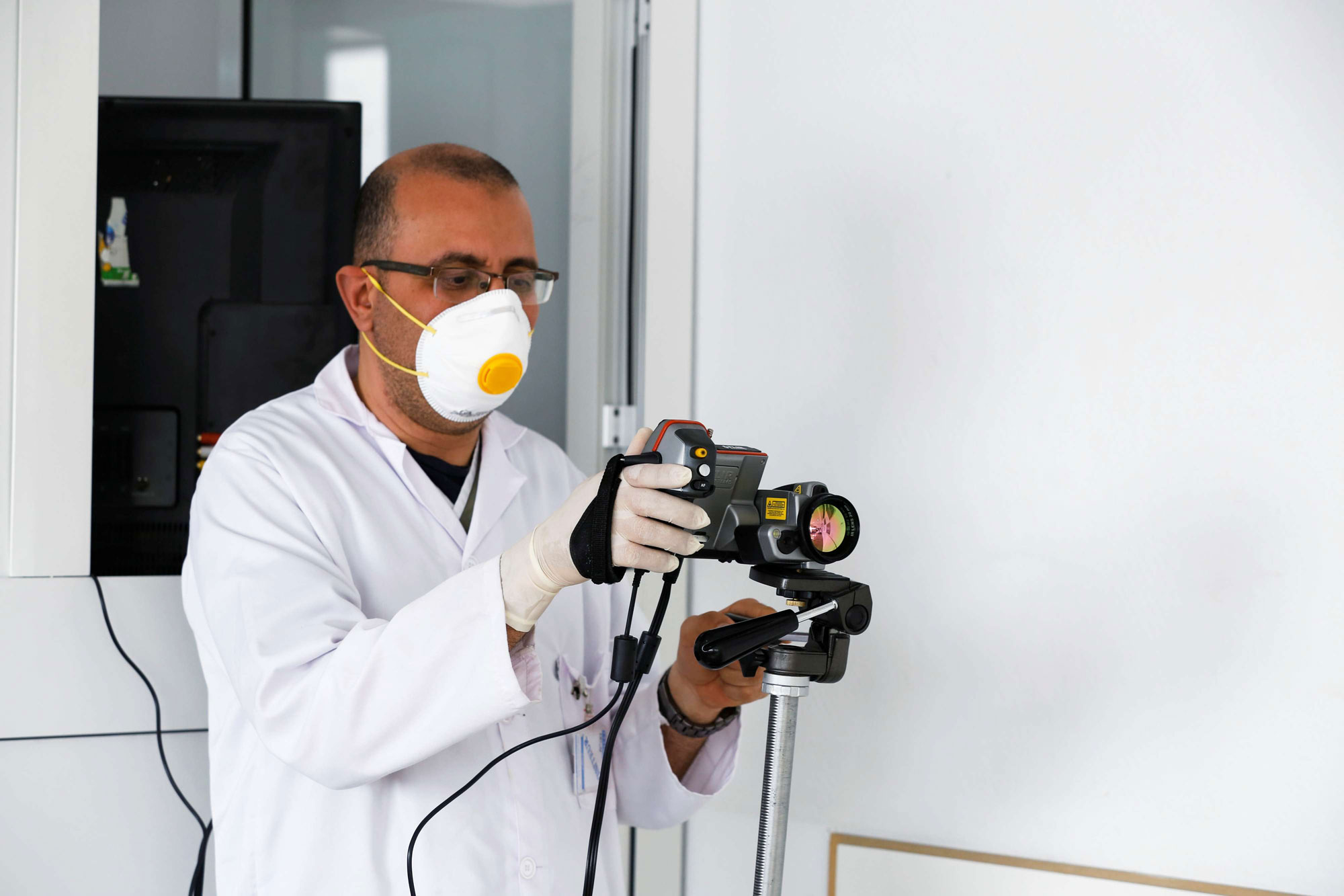 كاميرا حرارية لرصد المصابين بكورونا