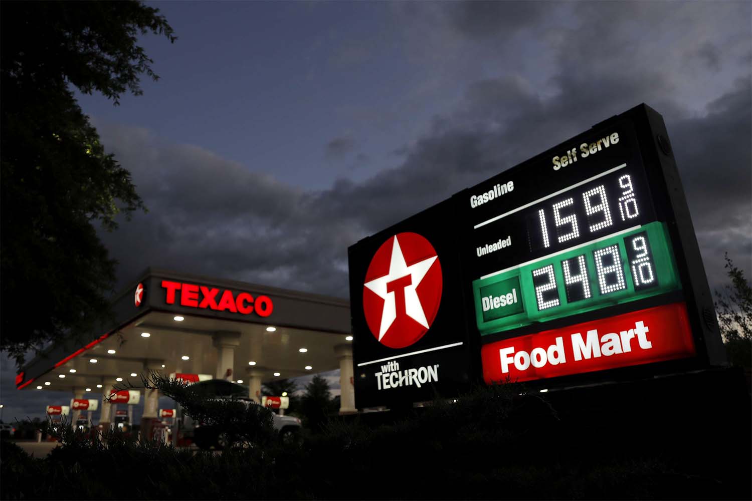 US gasoline prices had dropped to their lowest levels in four years
