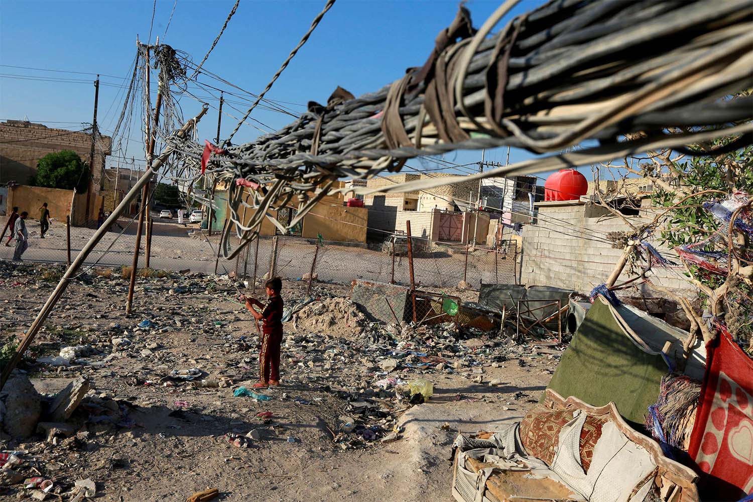 Wire chaos of generator distribution of electricity