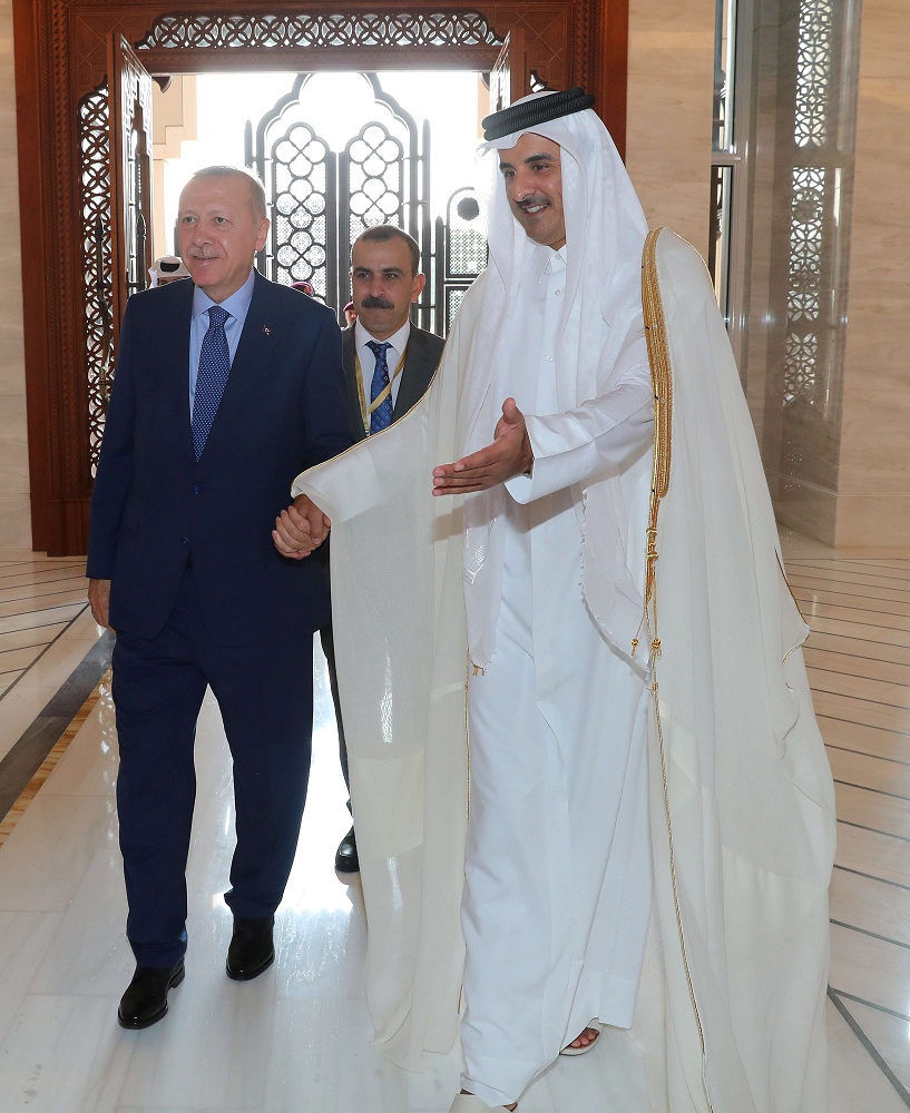 وزير الدفاع التركي خلوصي اكار استكمل الأحد في الدوحة مباحثات اجراها اردوغان مع الشيخ تميم بن حمد حول ليبيا