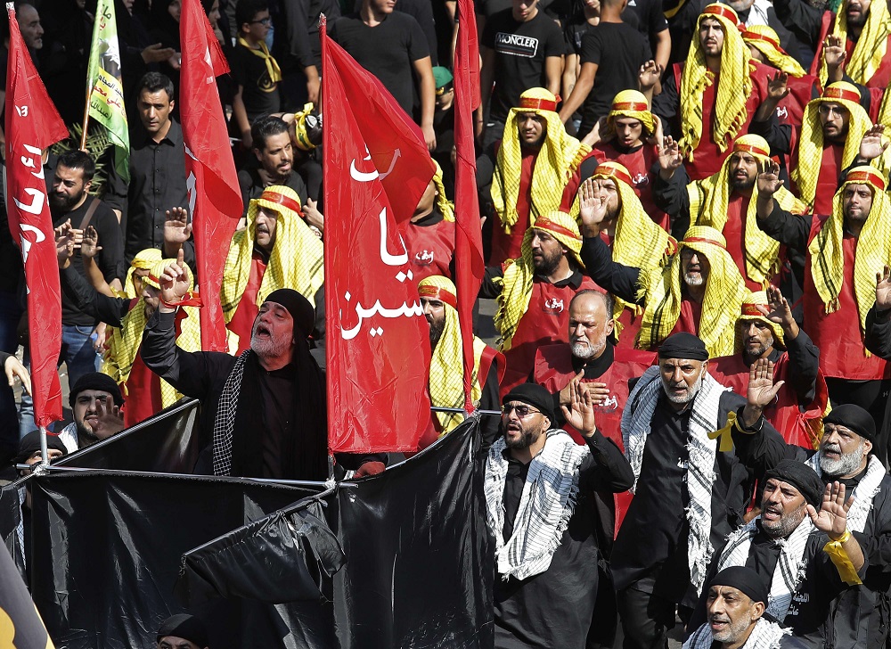 حزب الله يقف حاجزا أمام إخراج لبنان من أسوأ أزمة