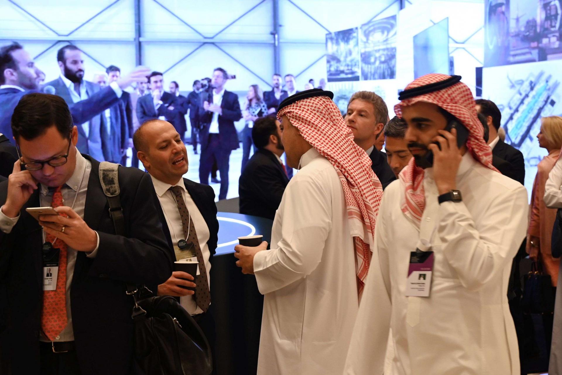المؤتمر يجتذب كبار صانعي السياسات ورجال الأعمال التنفيذيين